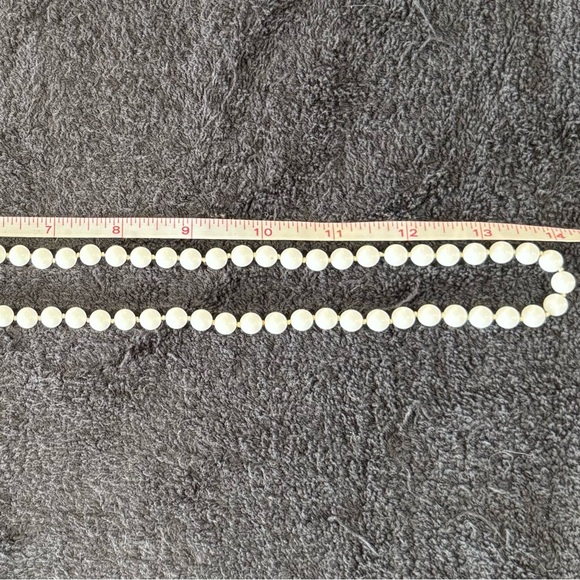 Napier Single Strand Gold-toned Clasp Necklace which is Embossed. - Picture 5 of 8